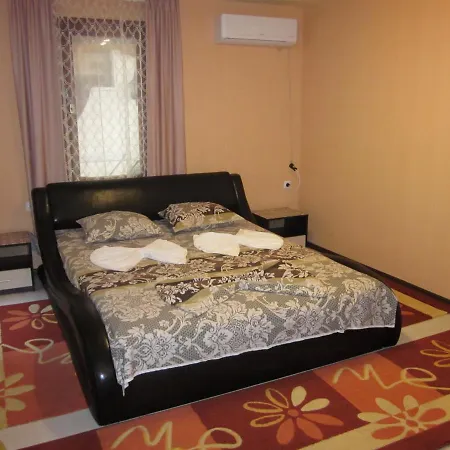 за гости
